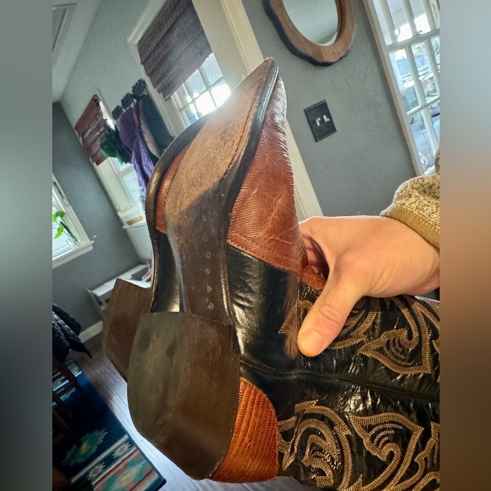 Vintage Tony Lama Exotic Lizard Black and Cognac Western Heeled Boots. - Picture 10 of 14
